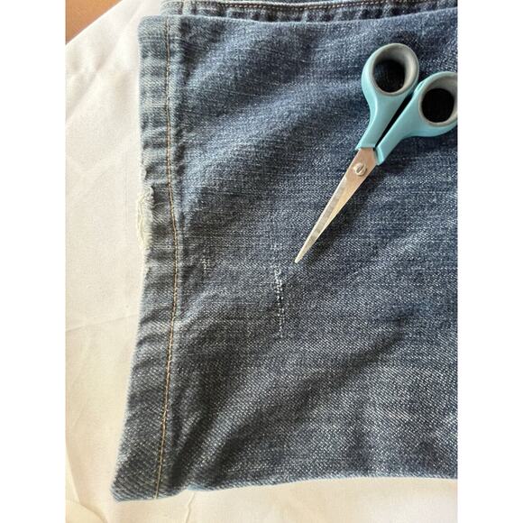 Rock & Republic Womens Henlee Jeans 38 (37.5) Medium Wash Button Fly Flaw - Picture 16 of 16